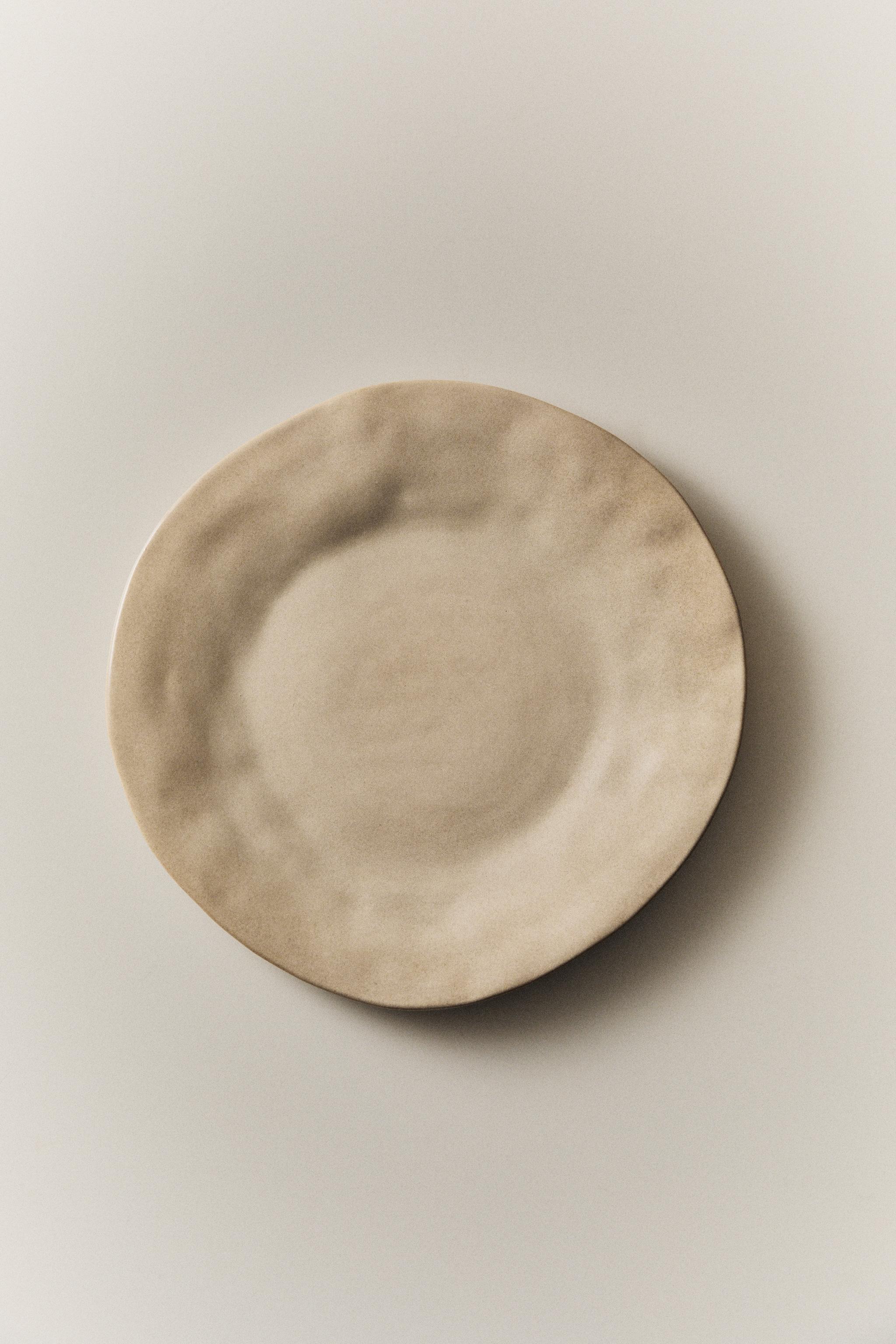 IRREGULAR STONEWARE DINNER PLATE
